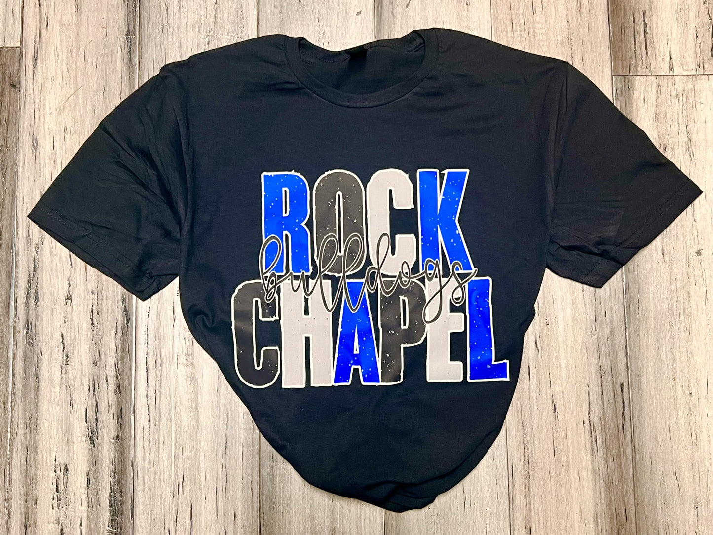 Rock Chapel Blk distressed color blk tee